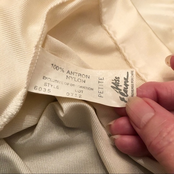 Vintage 70’s Victorian satin long nightgown and robe set Size Small - Picture 11 of 12